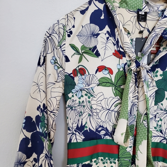 🎈SOLD 🎈NWT Tie Neck Printed Midi  Floral Dress in S - Picture 5 of 15